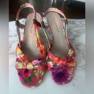 Multi colored floral Bandolino wedges NWOB